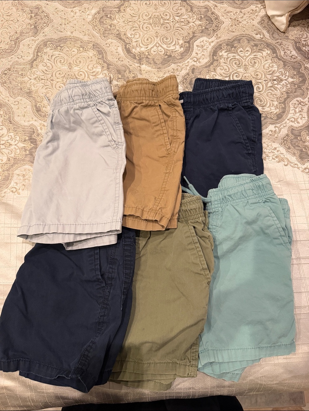 Cat & Jack boy’s shorts XS (4/5)